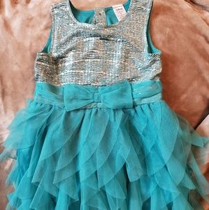 Young Girls Disney Jumping Beans Dress Size:5

Dis